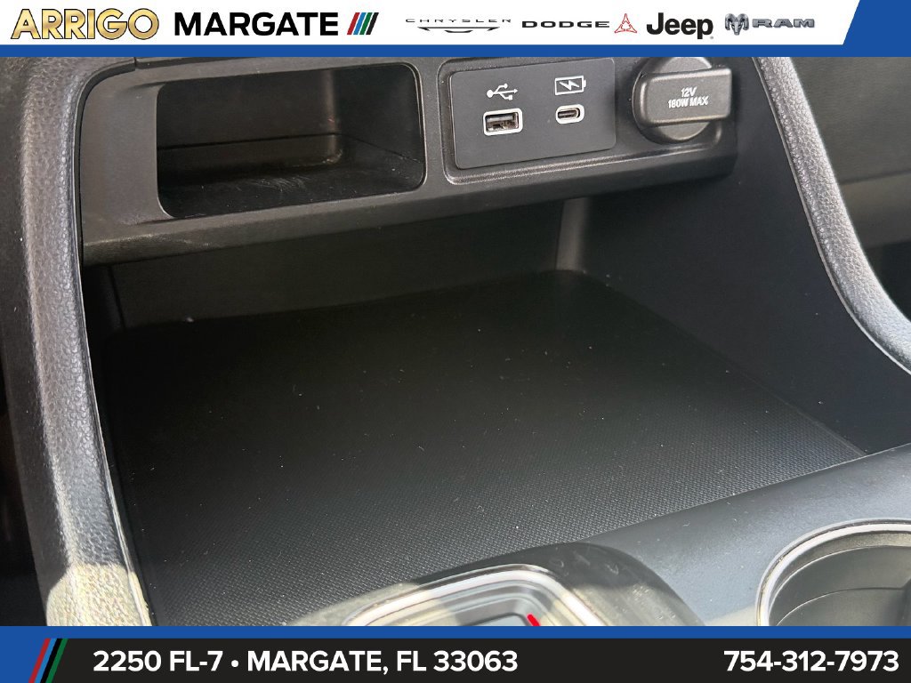 Used 2023 Honda Pilot LX image 25