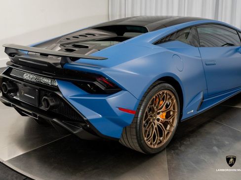 Used 2023 Lamborghini Huracan Tecnica image 22