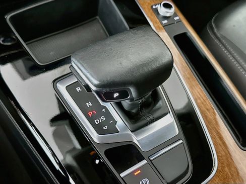 Used 2023 Audi Q5 2.0T Premium w/ Convenience Package AWD/4WD image 24