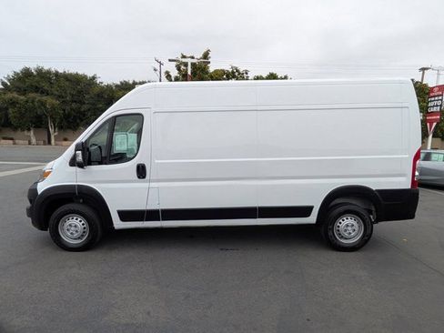 Used 2025 RAM ProMaster 2500 w/ Convenience Group FWD image 15