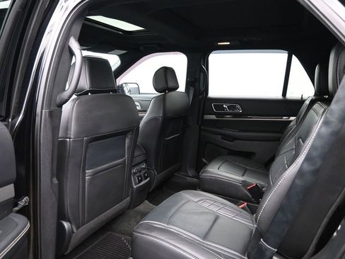 Used 2017 Ford Explorer Platinum image 28