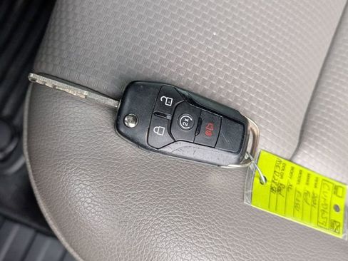 Used 2021 Ford F250 XL w/ Power Equipment Group image 49