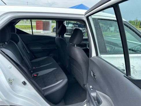 Used 2020 Nissan Kicks S FWD image 17