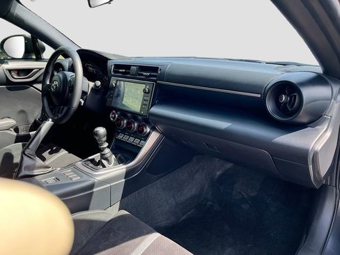 Used 2024 Toyota GR86 Premium RWD image 28
