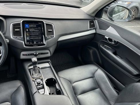Used 2021 Volvo XC90 T5 Momentum w/ Protection Package image 15