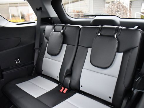 Used 2023 Ford Explorer XLT w/ Equipment Group 202A image 22