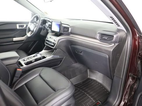 Certified 2022 Ford Explorer XLT w/ Equipment Group 202A image 59
