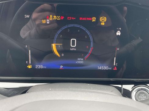 Used 2024 Chevrolet Trax ACTIV w/ Driver Confidence Package image 17