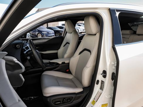 Used 2021 Lexus UX 250h w/ Premium Package image 33