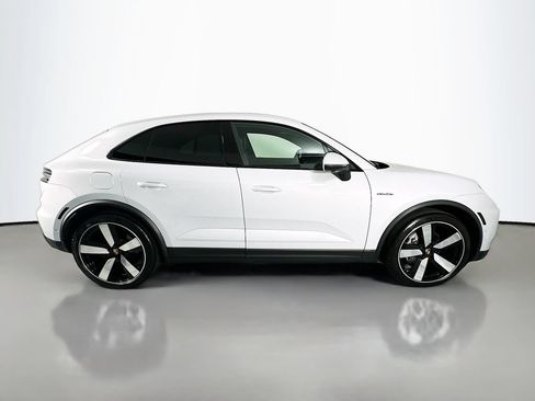 Certified 2025 Porsche Macan Electric RWD image 8