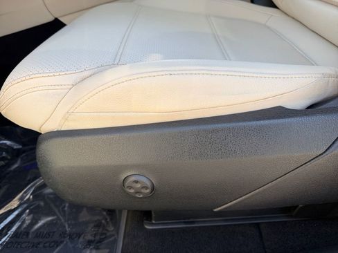 Used 2023 Mercedes-Benz GLC 300 4MATIC image 17