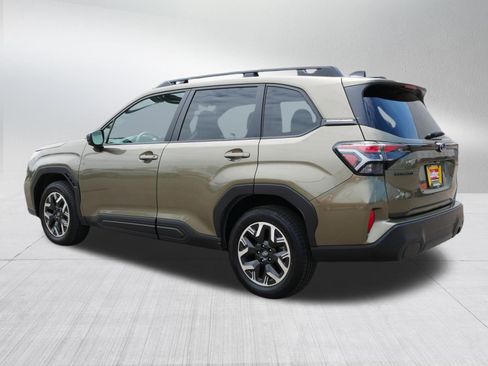 Certified 2025 Subaru Forester Premium AWD/4WD image 5