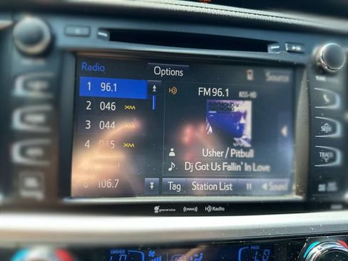 Used 2019 Toyota Highlander Limited Platinum AWD/4WD image 18