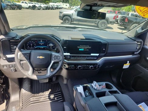 New 2025 Chevrolet Silverado 1500 LT w/ Z71 Off-Road Package image 16
