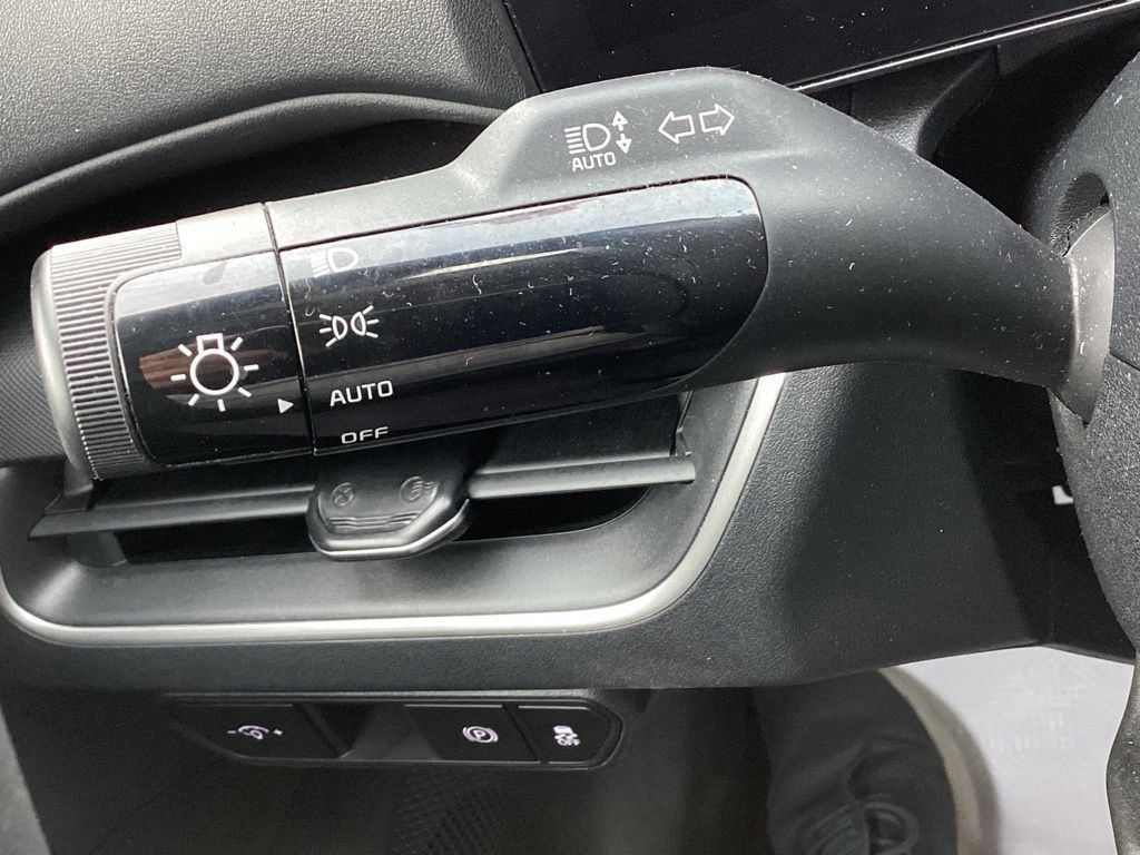 Used 2025 Kia K4 FWD image 21