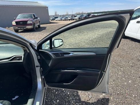 Used 2018 Ford Fusion SE image 29