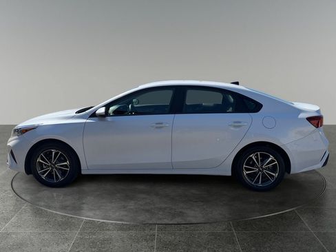 Used 2023 Kia Forte LXS FWD image 5