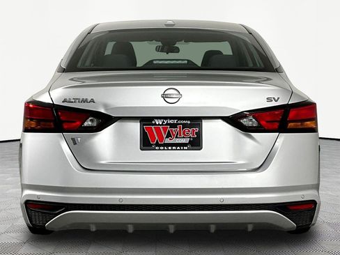 Certified 2024 Nissan Altima 2.5 SV FWD image 5