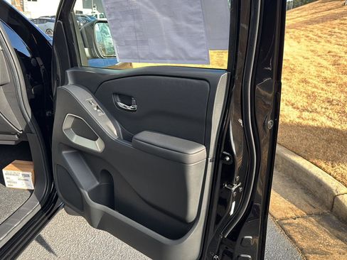 New 2026 Nissan Frontier SV w/ SV Convenience Package image 12