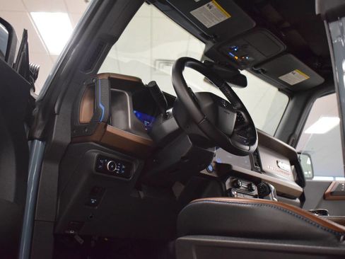 Used 2023 Ford Bronco Outer Banks image 34