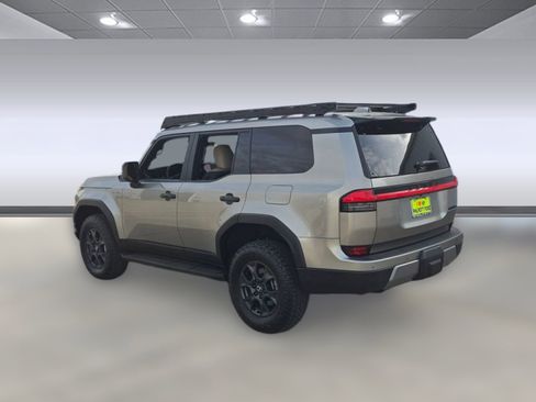 Used 2025 Lexus GX 550 image 3