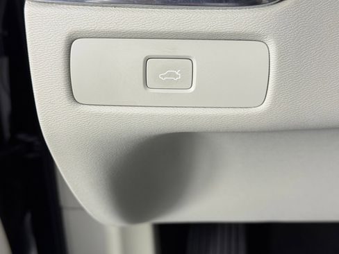 Used 2023 Volvo XC60 B5 Plus w/ Climate Package image 19