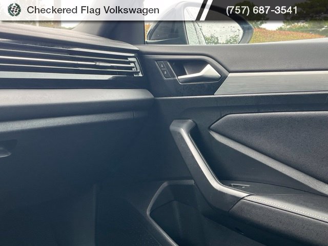 Used 2025 Volkswagen Jetta Sport FWD image 30