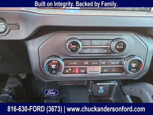 New 2025 Ford Bronco Outer Banks w/ Sasquatch Package image 19