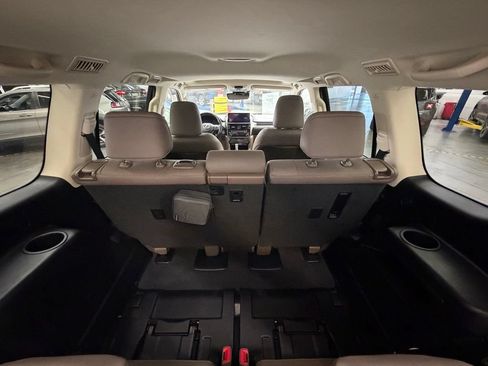 Used 2023 Lexus GX 460 Premium w/ Premium Package AWD/4WD image 15