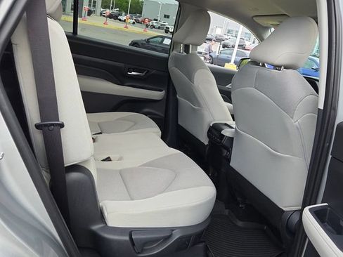 Certified 2025 Toyota Grand Highlander FWD image 15