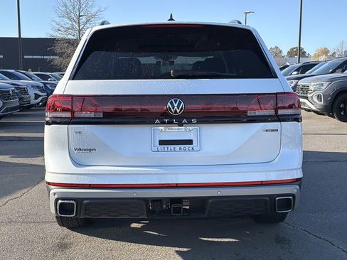 New 2026 Volkswagen Atlas Peak Edition AWD/4WD image 4
