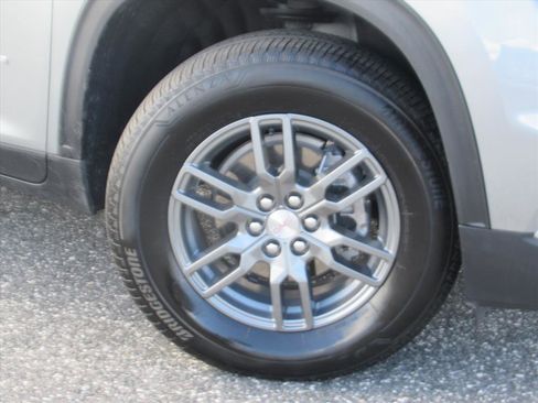 Used 2025 GMC Acadia Elevation image 7