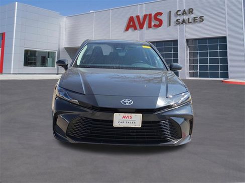 Used 2025 Toyota Camry LE image 10
