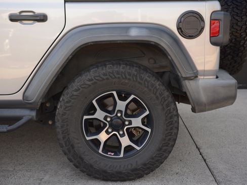 Used 2018 Jeep Wrangler Unlimited Sport AWD/4WD image 34