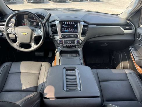Used 2019 Chevrolet Suburban Premier RWD image 14