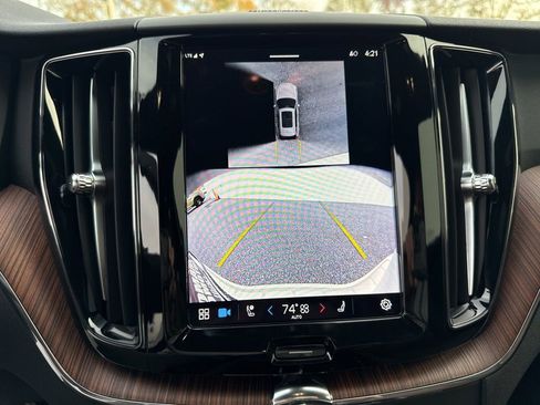 Used 2024 Volvo XC60 T8 Plus w/ Protection Package Premier image 20