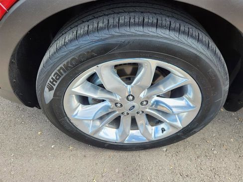 Used 2014 Ford Explorer XLT w/ Equipment Group 202A image 9