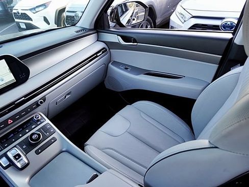 Certified 2025 Hyundai Palisade SEL FWD image 22