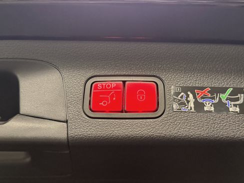 Certified 2026 Mercedes-Benz GLS 580 4MATIC image 18