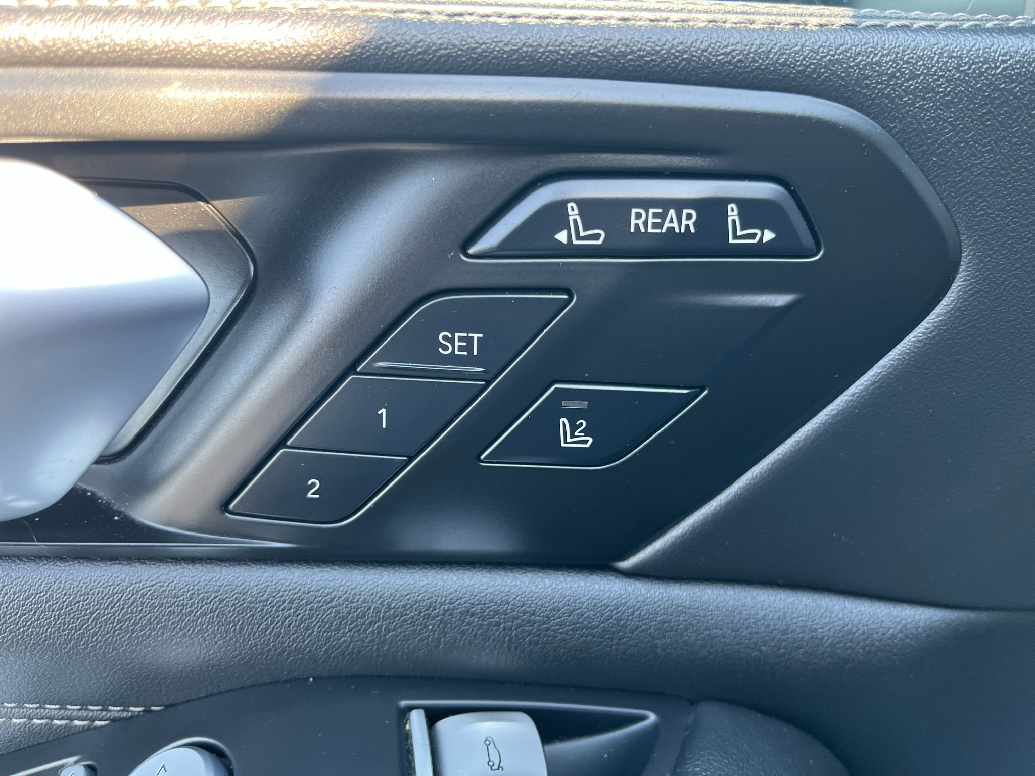 Used 2025 BMW X7 xDrive40i AWD/4WD image 14