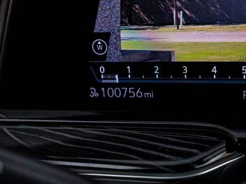 Used 2022 Cadillac Escalade ESV Sport w/ Touring Package image 24