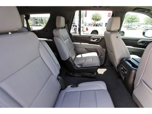 Used 2024 Chevrolet Tahoe Z71 w/ Z71 Off-Road Package AWD/4WD image 10
