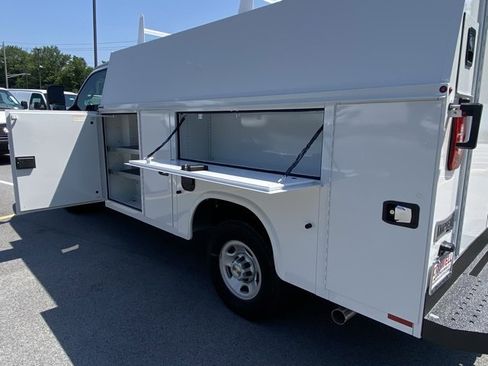 New 2025 Chevrolet Express 3500 w/ Power Convenience Package image 6