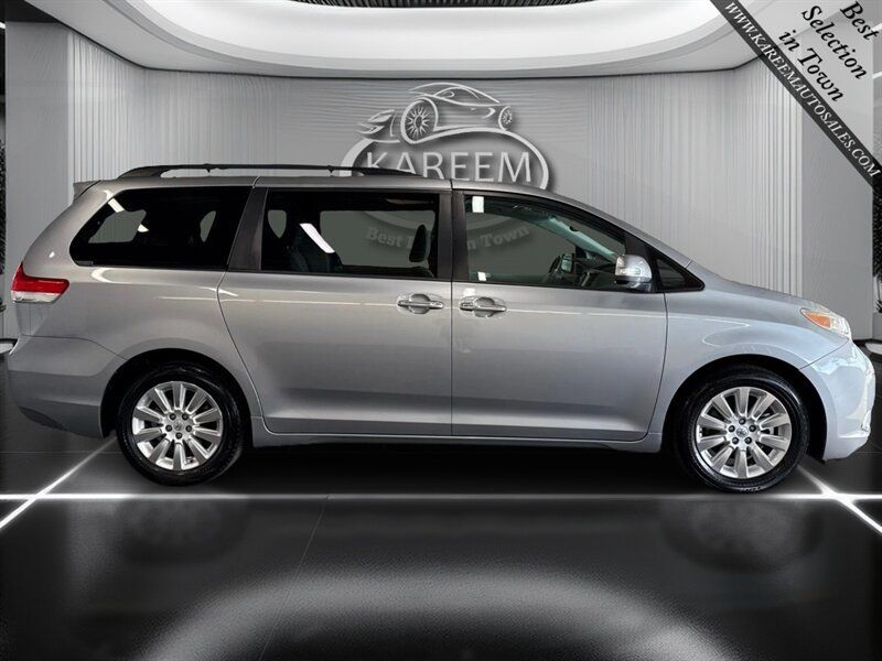 Used 2013 Toyota Sienna Limited w/ Premium Pkg AWD/4WD image 4