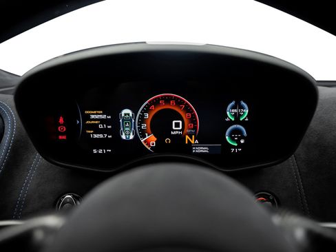 Used 2020 McLaren 600LT Spider RWD image 39