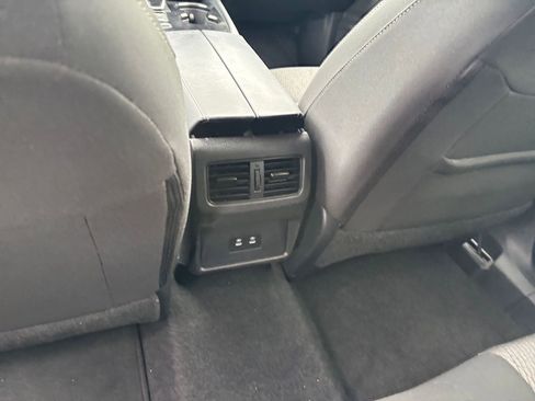 Used 2025 Nissan Rogue SV image 24