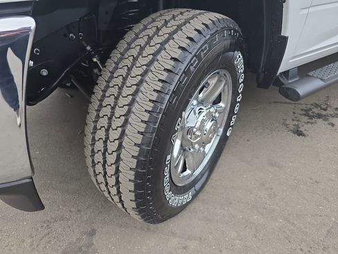 New 2025 RAM 2500 Tradesman w/ Chrome Appearance Group AWD/4WD image 31
