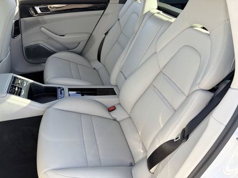 Used 2018 Porsche Panamera 4S image 24