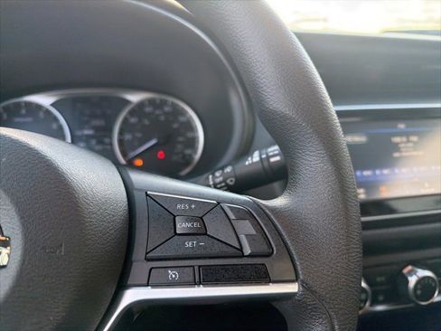 Used 2021 Nissan Kicks S image 34