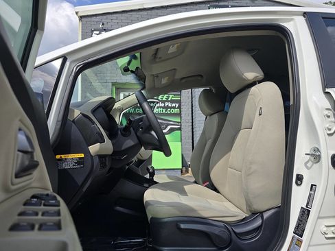 Used 2013 Kia Rio EX image 16
